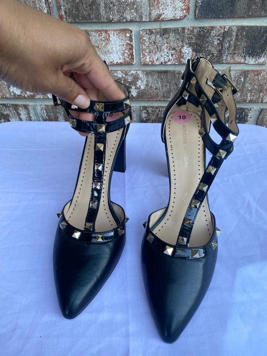 Adrienne Vittadini Shoes - Adrienne Vittadini Black Pointed T-Strap Studded Block Heels